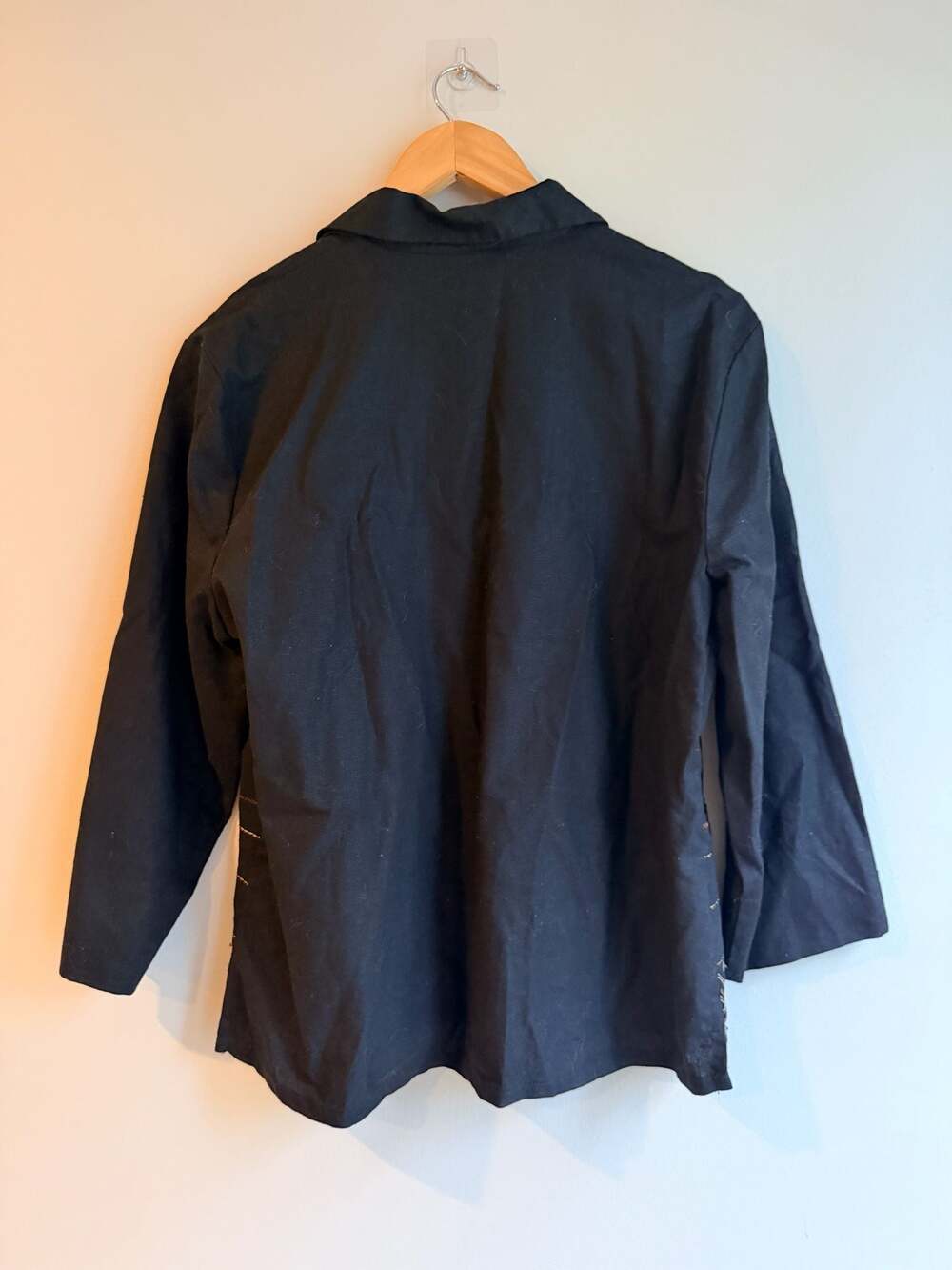 Alfred Dunner Black Embroidered Shell Embellished Linen Blend Blouse Size 12 - Picture 3 of 6